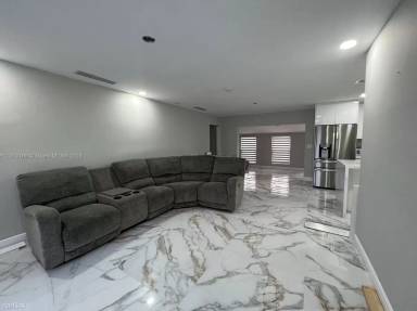 Main picture of 9770 Colonial Dr