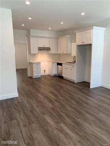 Main picture of 1761 S Crescent Ave