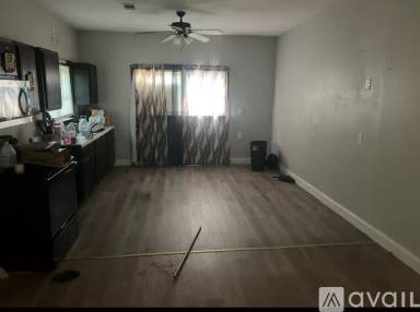 Main picture of 1137 W 7th St