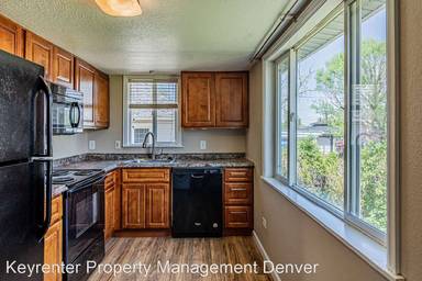 Main picture of 128 S Lowell Blvd