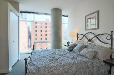 Main picture of 834 N Lasalle