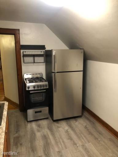 Main picture of 50 Moeller St