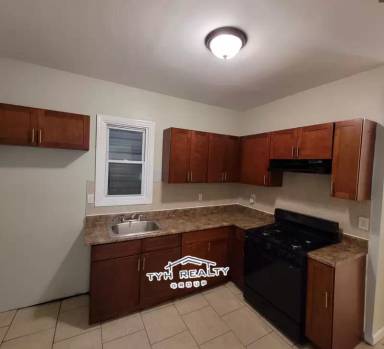Main picture of 379 Hawthorne Ave