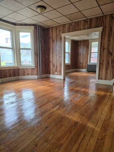 Main picture of 146 S 5th Ave