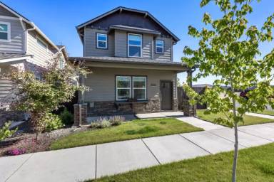 Main picture of 2523 NW Spruce Pl