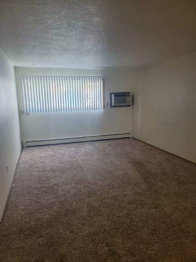Main picture of Moorhead-1615 - 23