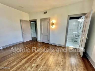 Main picture of 3061 Kingston Pike