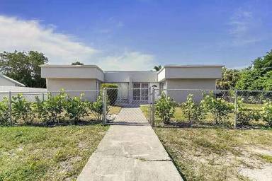 Main picture of 2425 Ranch House Rd