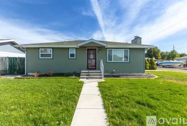 Main picture of 3605 E Buckeye Ct