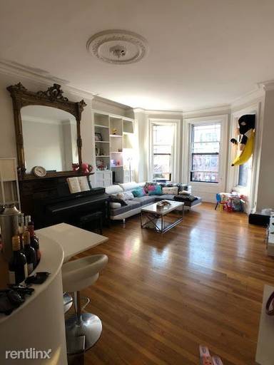 Main picture of 240 Marlborough St