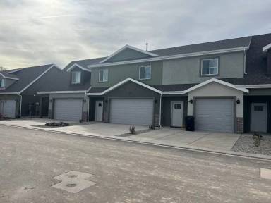 Main picture of 3155 W 1675 N