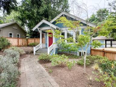 Main picture of 2129 N 90th St