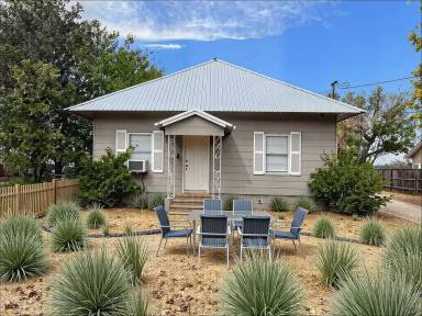 Main picture of 316 Bush Dr