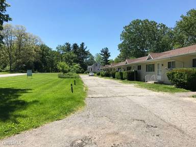 Main picture of 4950 N Lake Rd