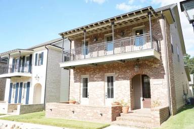 Main picture of 6736 Carandolet Ln