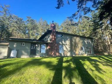 Main picture of 1561 McKinnon Dr