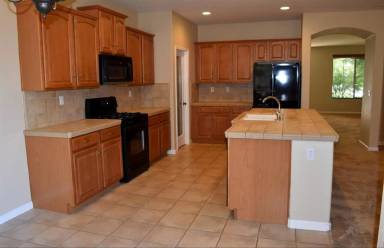 Main picture of 684 Whitfield Ln