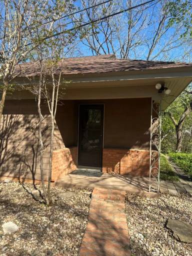 Main picture of 1133 S Leggett Dr