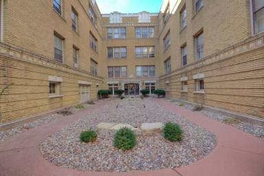 Main picture of 2506 N Harrison St