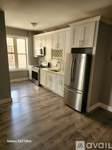 Main picture of 108 E 54th St