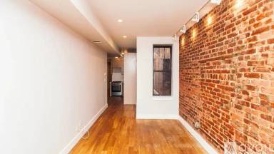 Main picture of 17 14 Linden St