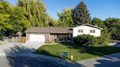 Main picture of 649 Brentwood Cir