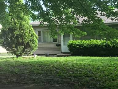 Main picture of 1108 E Michigan Ave