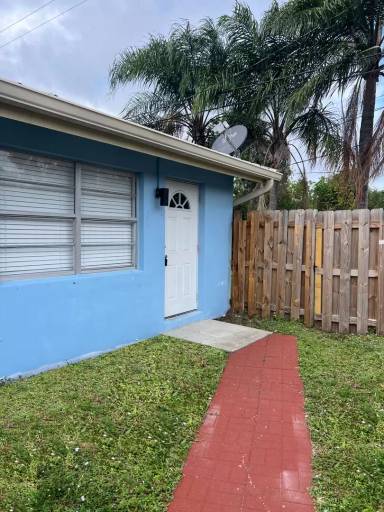 Main picture of 512 Holly Dr