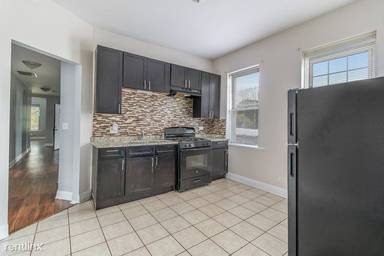 Main picture of 7419 S Harvard Ave