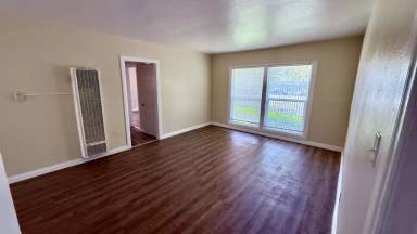 Main picture of 4810 Obama Blvd