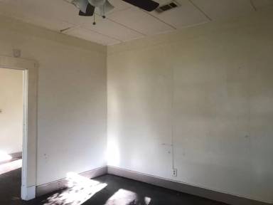 Main picture of 114 Cottage St