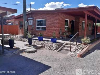 Main picture of 2050 E 6th St