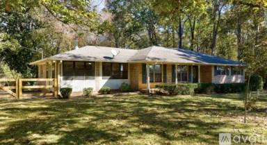 Main picture of 8100 Hog Mountain Rd