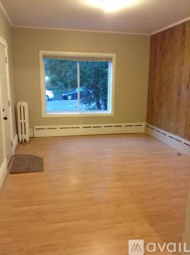 Main picture of 1528 E 3rd St