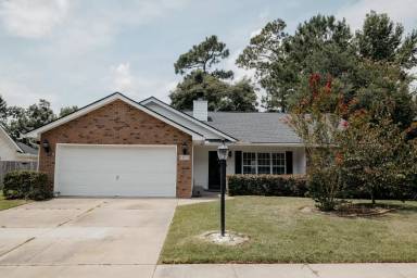 Main picture of 1052 Cobblestone Blvd