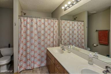 Main picture of 1637 Liberty Cir