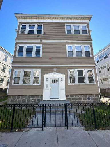 Main picture of 16 Wildwood St