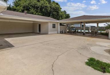 Main picture of 826 Ira St