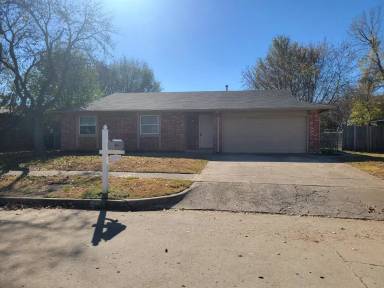 Main picture of 4805 W Charleston St