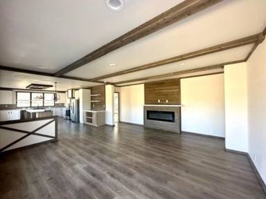 Main picture of 760 SE Grizzly Rd