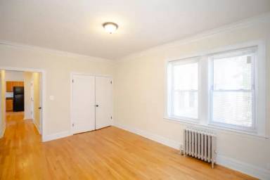 Main picture of 2920 N Albany Ave