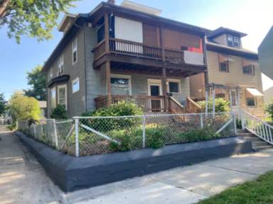 Main picture of 293 Robie St E