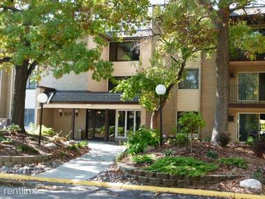 Main picture of Rosewood Village Condominiums