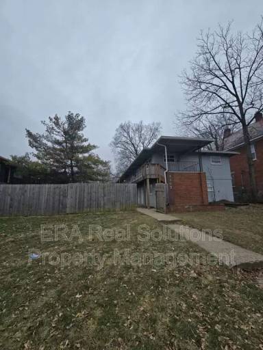 Main picture of 1467 E Mound St