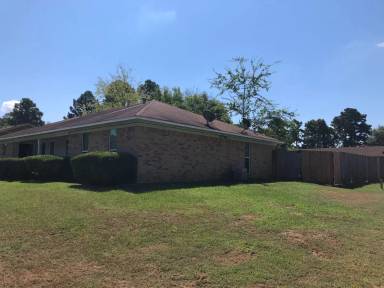 Main picture of 318 Nikki Dr