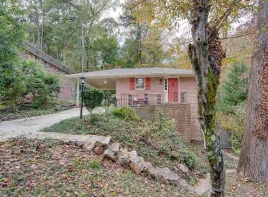 Main picture of 2441 Jefferson Ter