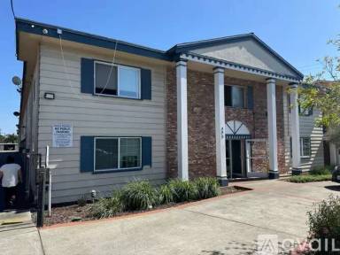 Main picture of 495 Berry Ave