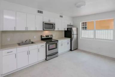 Main picture of 2941 SW 36th Ave