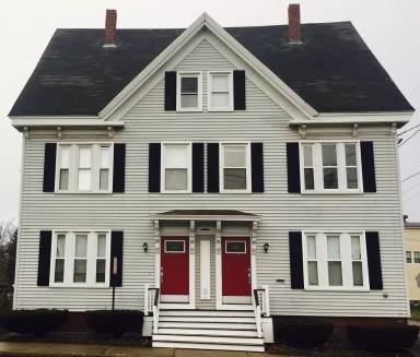 Main picture of 697 Main St