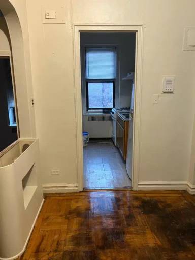 Main picture of 185 E 159th St